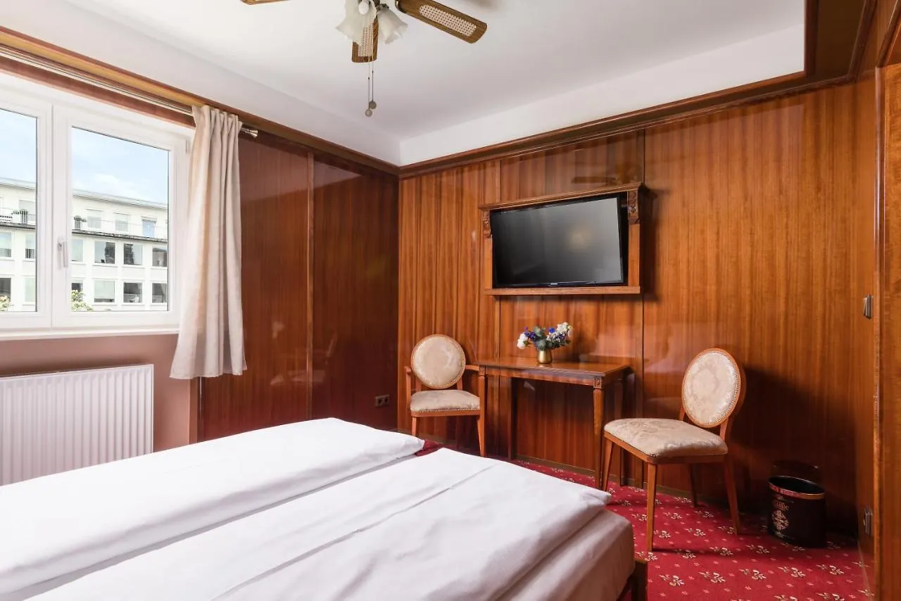 Hotel Du Train München 3*,  Németország